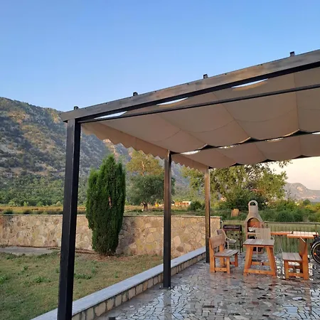 Vila Hotel 3* Velipojë