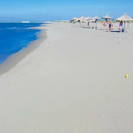 Vila Hotel * Velipojë